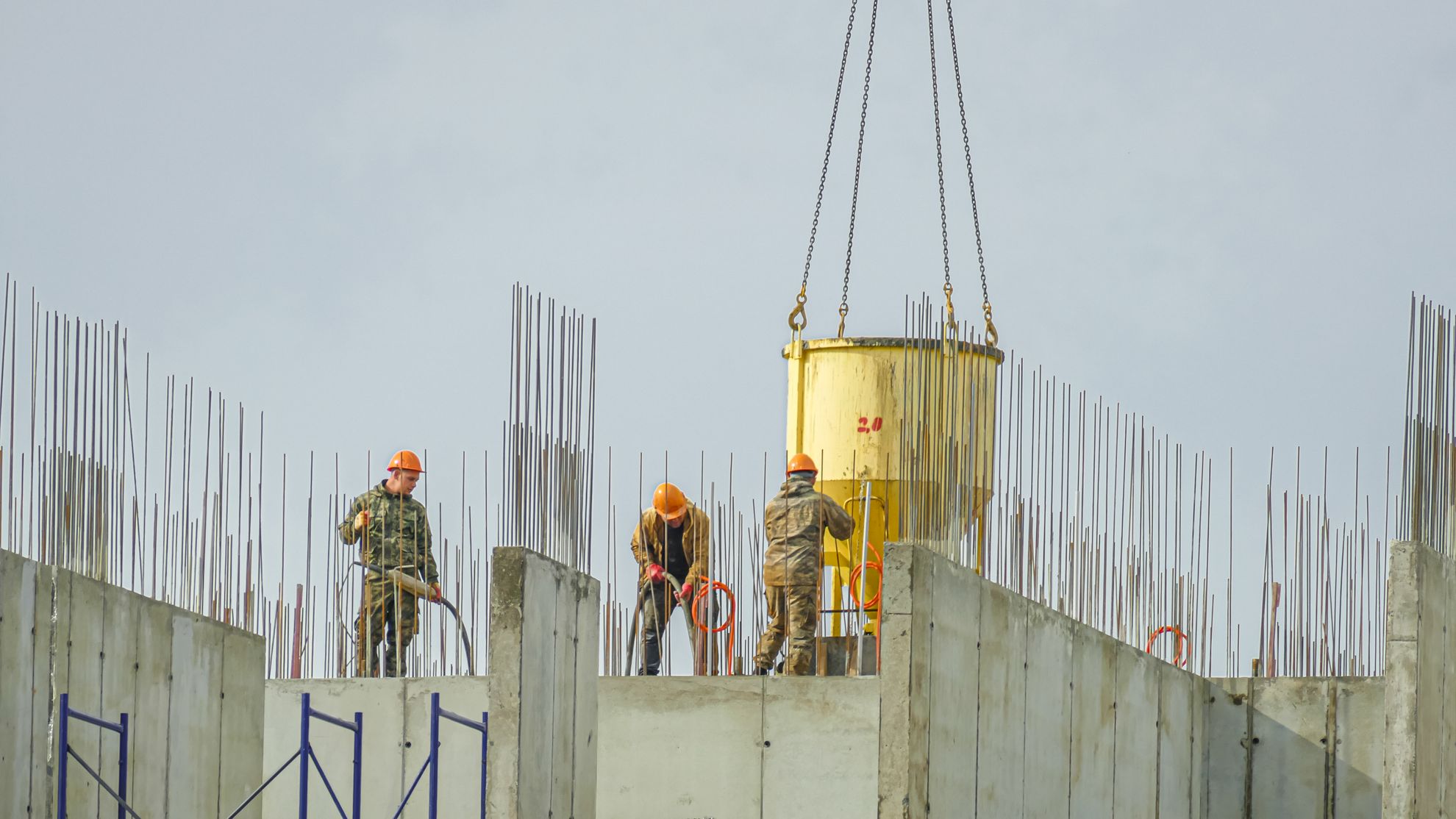 Заливка бетона в ЖК «Флора»